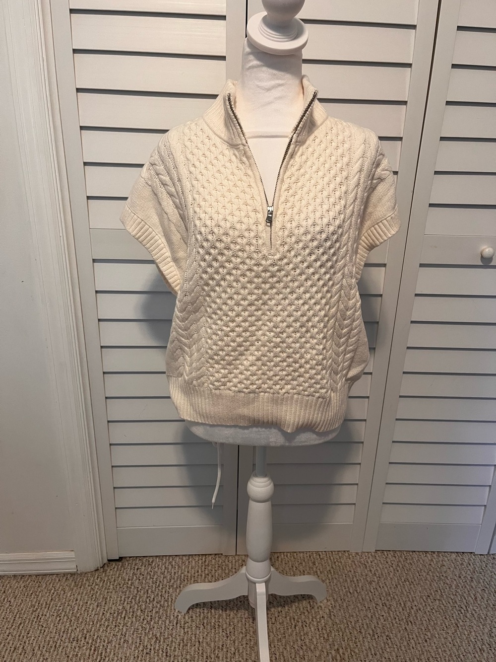 LOFT Cream White Chunky Sweater Small Cable Knit Half Zip Short Sleeve Vest